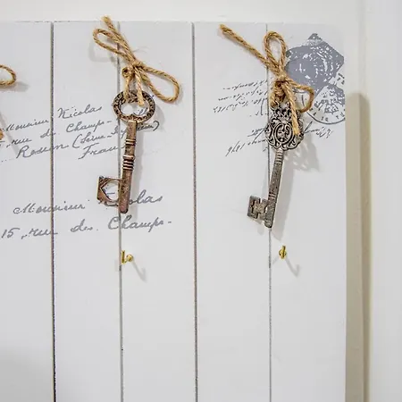 Las Tres Llaves De * كاديز